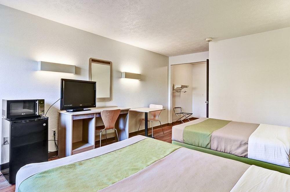 Economy Inn Pittsburgh Airport Moon Township Exteriör bild