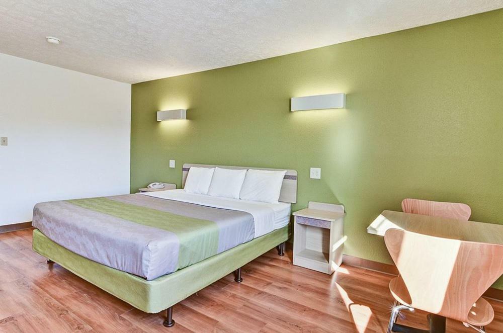 Economy Inn Pittsburgh Airport Moon Township Exteriör bild
