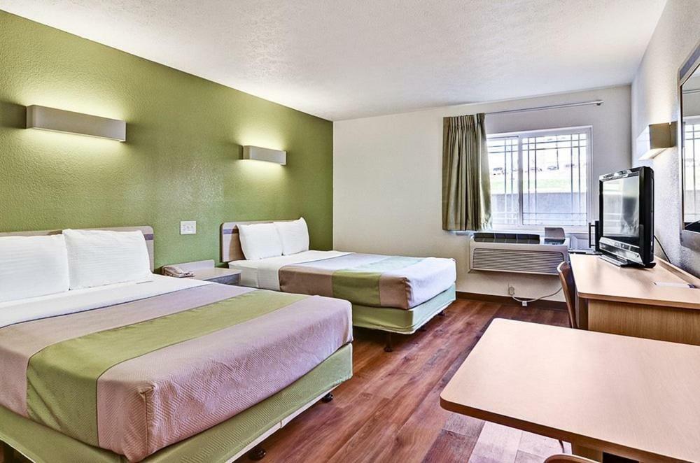 Economy Inn Pittsburgh Airport Moon Township Exteriör bild